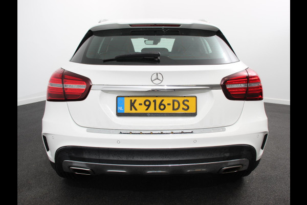 Mercedes-Benz GLA 200 Automaat Premium Plus | AMG Velgen | Climate control | Cruise control | Navigatie | Parkeersensoren | Achteruitrijcamera | Lichtmetalen velgen | Radio | LED | Voorstoelen verwarmd | Apple Carplay/ Android Auto