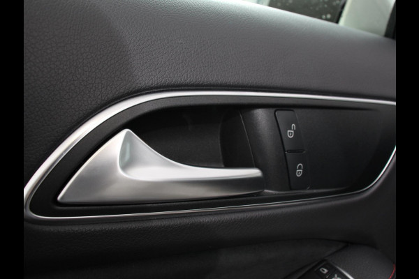 Mercedes-Benz GLA 200 Automaat Premium Plus | AMG Velgen | Climate control | Cruise control | Navigatie | Parkeersensoren | Achteruitrijcamera | Lichtmetalen velgen | Radio | LED | Voorstoelen verwarmd | Apple Carplay/ Android Auto