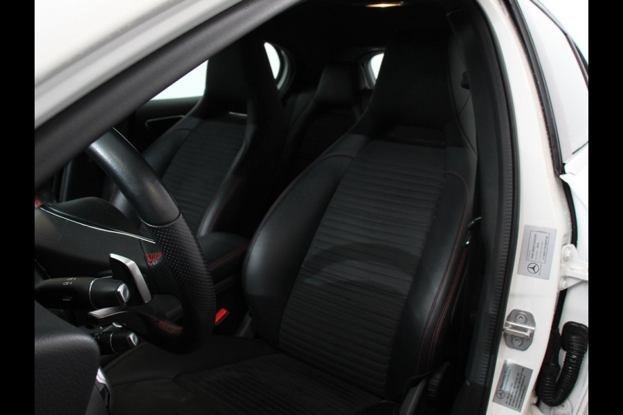 Mercedes-Benz GLA 200 Automaat Premium Plus | AMG Velgen | Climate control | Cruise control | Navigatie | Parkeersensoren | Achteruitrijcamera | Lichtmetalen velgen | Radio | LED | Voorstoelen verwarmd | Apple Carplay/ Android Auto