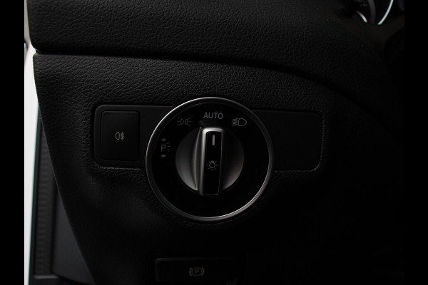 Mercedes-Benz GLA 200 Automaat Premium Plus | AMG Velgen | Climate control | Cruise control | Navigatie | Parkeersensoren | Achteruitrijcamera | Lichtmetalen velgen | Radio | LED | Voorstoelen verwarmd | Apple Carplay/ Android Auto