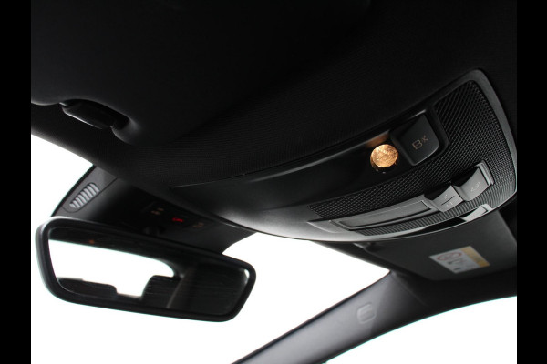 Mercedes-Benz GLA 200 Automaat Premium Plus | AMG Velgen | Climate control | Cruise control | Navigatie | Parkeersensoren | Achteruitrijcamera | Lichtmetalen velgen | Radio | LED | Voorstoelen verwarmd | Apple Carplay/ Android Auto