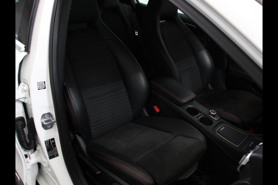 Mercedes-Benz GLA 200 Automaat Premium Plus | AMG Velgen | Climate control | Cruise control | Navigatie | Parkeersensoren | Achteruitrijcamera | Lichtmetalen velgen | Radio | LED | Voorstoelen verwarmd | Apple Carplay/ Android Auto
