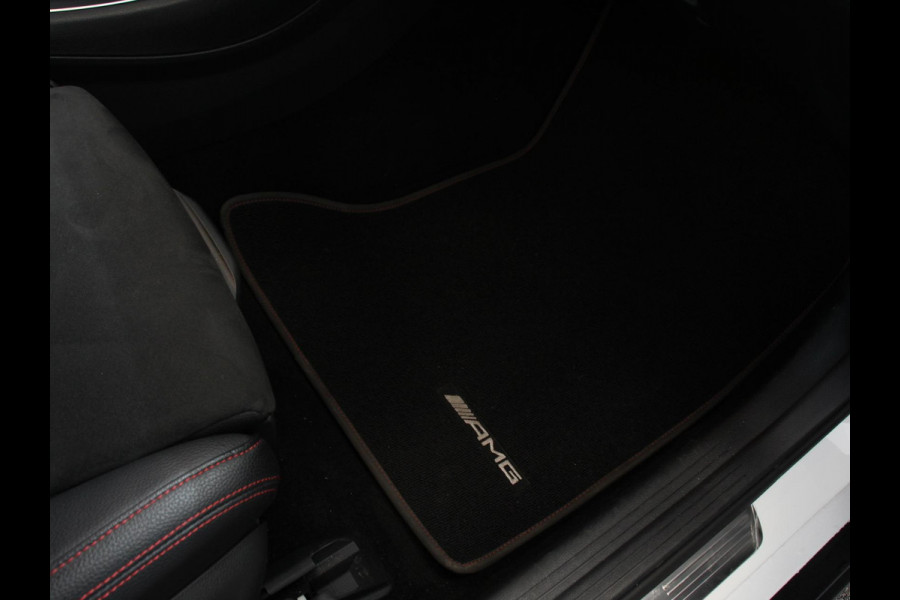 Mercedes-Benz GLA 200 Automaat Premium Plus | AMG Velgen | Climate control | Cruise control | Navigatie | Parkeersensoren | Achteruitrijcamera | Lichtmetalen velgen | Radio | LED | Voorstoelen verwarmd | Apple Carplay/ Android Auto