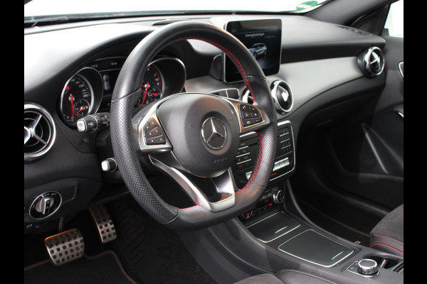 Mercedes-Benz GLA 200 Automaat Premium Plus | AMG Velgen | Climate control | Cruise control | Navigatie | Parkeersensoren | Achteruitrijcamera | Lichtmetalen velgen | Radio | LED | Voorstoelen verwarmd | Apple Carplay/ Android Auto