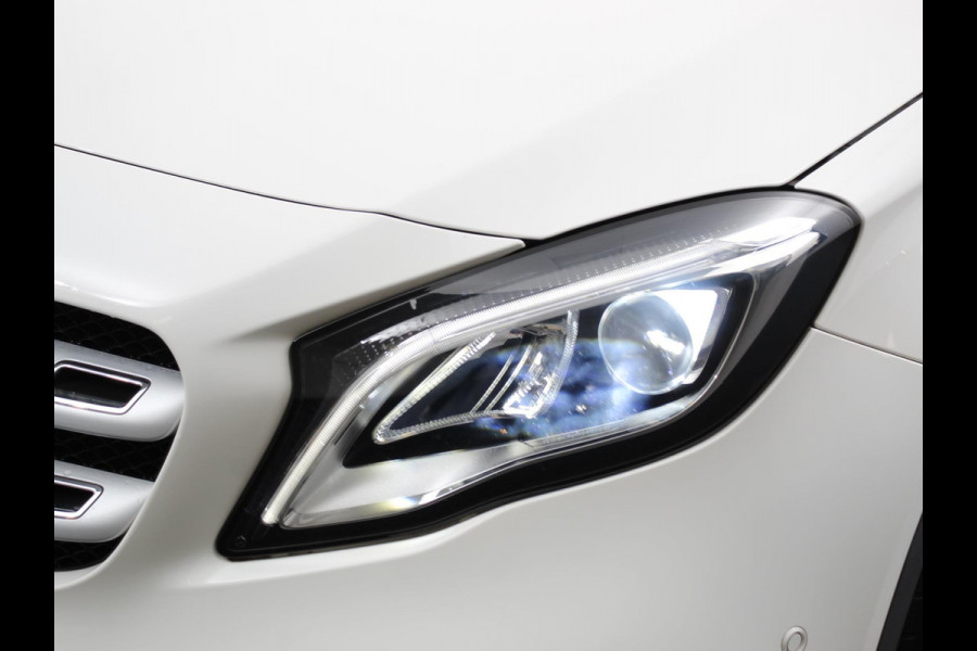 Mercedes-Benz GLA 200 Automaat Premium Plus | AMG Velgen | Climate control | Cruise control | Navigatie | Parkeersensoren | Achteruitrijcamera | Lichtmetalen velgen | Radio | LED | Voorstoelen verwarmd | Apple Carplay/ Android Auto