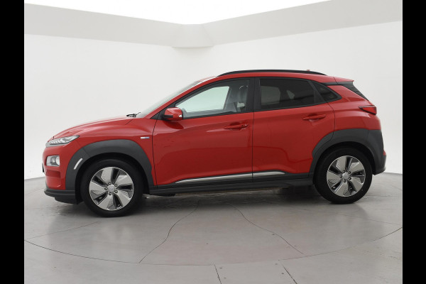 Hyundai Kona EV 64 kWh PREMIUM SKY 100% SOH + SCHUIFDAK | LEDER | STOELVENTILATIE | HEAD-UP | ADAPTIVE CRUISE | STUURVERW.