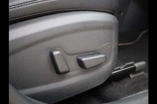 Hyundai Kona EV 64 kWh PREMIUM SKY 100% SOH + SCHUIFDAK | LEDER | STOELVENTILATIE | HEAD-UP | ADAPTIVE CRUISE | STUURVERW.