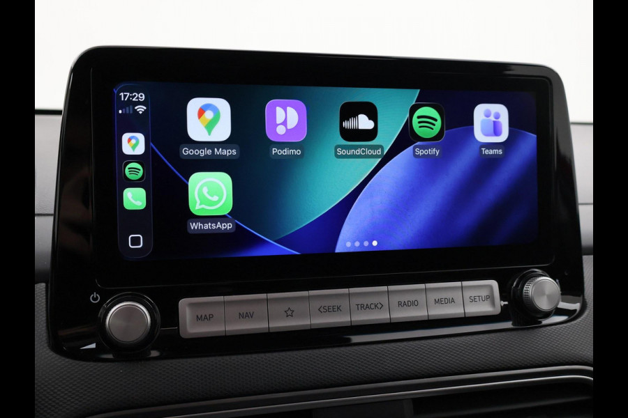 Hyundai Kona EV 64 kWh PREMIUM SKY 100% SOH + SCHUIFDAK | LEDER | STOELVENTILATIE | HEAD-UP | ADAPTIVE CRUISE | STUURVERW.