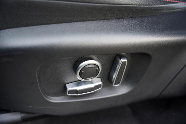 Land Rover Discovery Sport P300 E R-Dynamic HSE Panoramadak Meridian Head Up