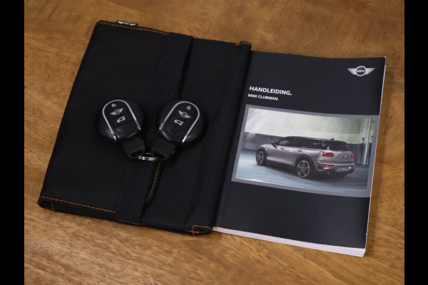 MINI Clubman 1.5 Cooper Salt Business [PDC ACHTER, CLIMATE CONTROL, CRUISE CONTROL, BLUETOOTH TELEFOON, NAVIGATIE, LICHTMETALEN VELGEN, NIEUWSTAAT]