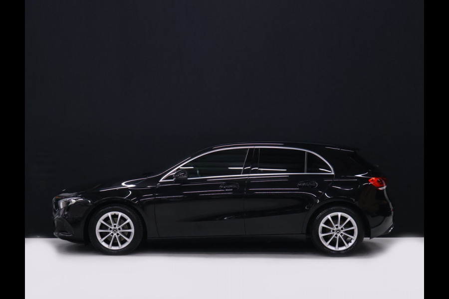 Mercedes-Benz A-Klasse 200 AMG Sport [SPORTSTOELEN, CAMERA, PDC V+A, STOELVERWARMING, CLIMATE CONTROL, CRUISE CONTROL, BLUETOOTH, NAVIGATIE, FLIPPERS, NIEUWSTAAT]