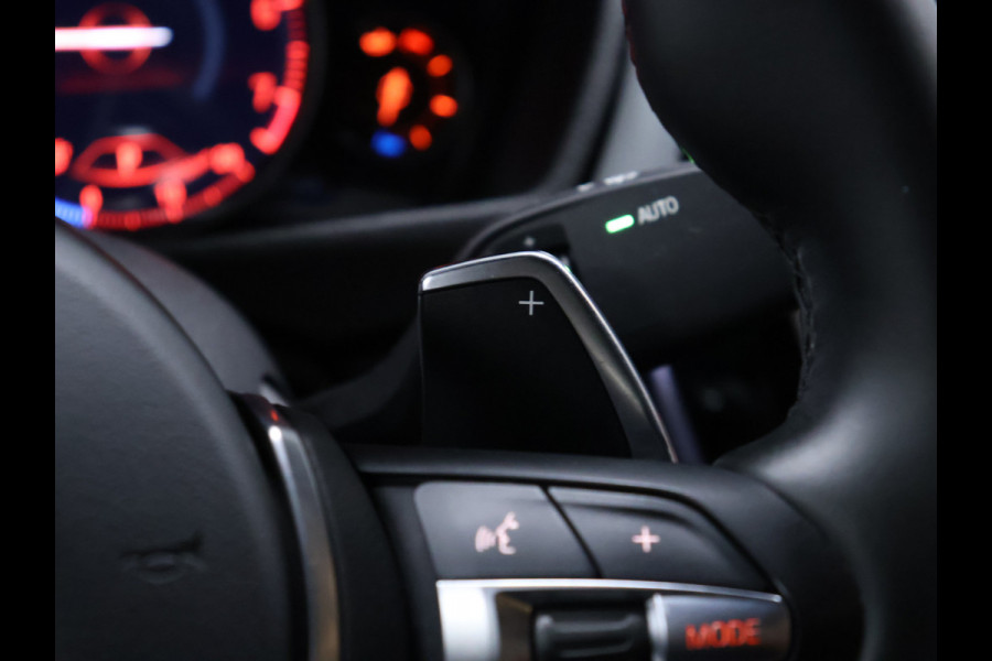 BMW 4 Serie Gran Coupé 420i M Sport [CAMERA, VOL LEDER, M-STUUR, PDC V+A, STOELVERWARMING, CRUISE CONTROL, CLIMATE CONTROL, BLUETOOTH, ELEKTRISCHE ACHTERKLEP, NIEUWSTAAT]