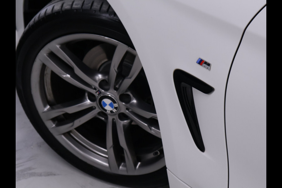BMW 4 Serie Gran Coupé 420i M Sport [CAMERA, VOL LEDER, M-STUUR, PDC V+A, STOELVERWARMING, CRUISE CONTROL, CLIMATE CONTROL, BLUETOOTH, ELEKTRISCHE ACHTERKLEP, NIEUWSTAAT]