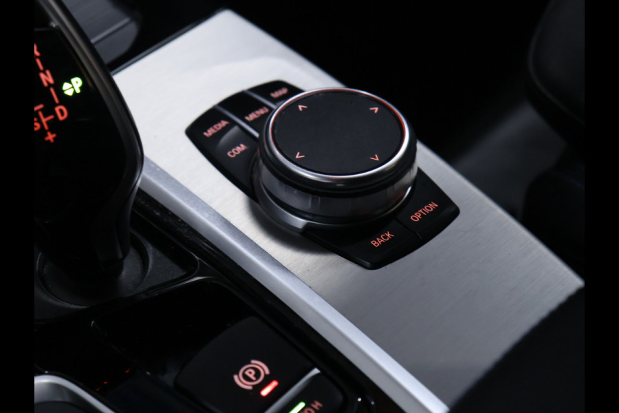 BMW X3 xDrive20i Executive Edition M sport [TREKHAAK AFNEEMBAAR, ACHTERUITRIJCAMERA, PDC V+A, STOELVERWARMING, CLIMATE CONTROL, CRUISE CONTROL, BLUETOOTH TELEFOON, ELEKTRISCHE ACHTERKLEP, NIEUWSTAAT]