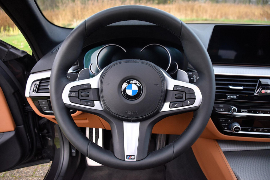 BMW 5 Serie Touring 520i High Executive*Nappa Leder*HUD*PANO*M-Pakket*Enz*