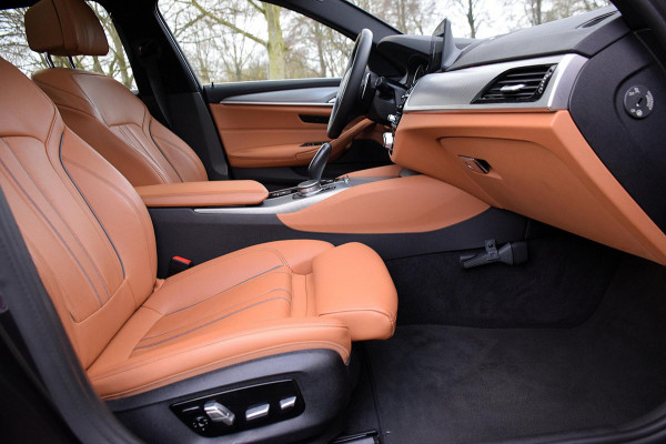 BMW 5 Serie Touring 520i High Executive*Nappa Leder*HUD*PANO*M-Pakket*Enz*