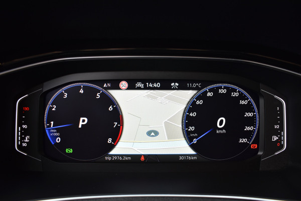 Volkswagen T-Roc R 2.0 TSI 300PK DSG 4MOTION R-SPORT BEATS/LEDER/TREKHAAK/PANORAMADAK