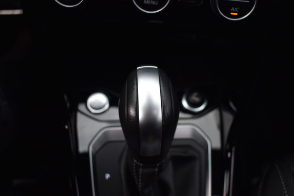 Volkswagen T-Roc R 2.0 TSI 300PK DSG 4MOTION R-SPORT BEATS/LEDER/TREKHAAK/PANORAMADAK