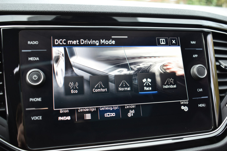 Volkswagen T-Roc R 2.0 TSI 300PK DSG 4MOTION R-SPORT BEATS/LEDER/TREKHAAK/PANORAMADAK