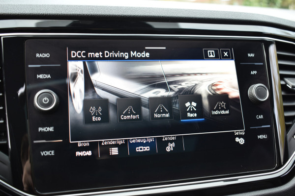 Volkswagen T-Roc R 2.0 TSI 300PK DSG 4MOTION R-SPORT BEATS/LEDER/TREKHAAK/PANORAMADAK