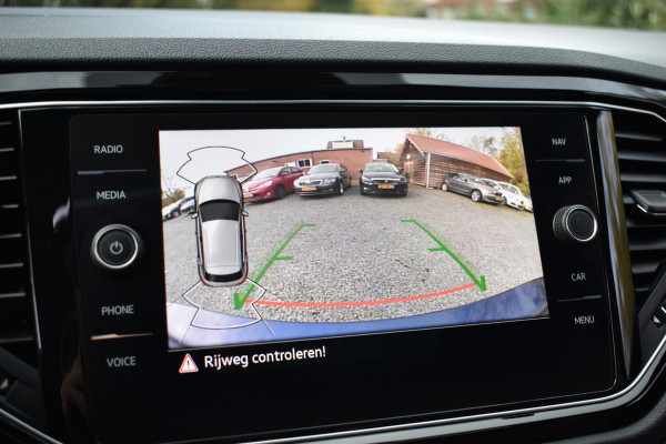 Volkswagen T-Roc R 2.0 TSI 300PK DSG 4MOTION R-SPORT BEATS/LEDER/TREKHAAK/PANORAMADAK