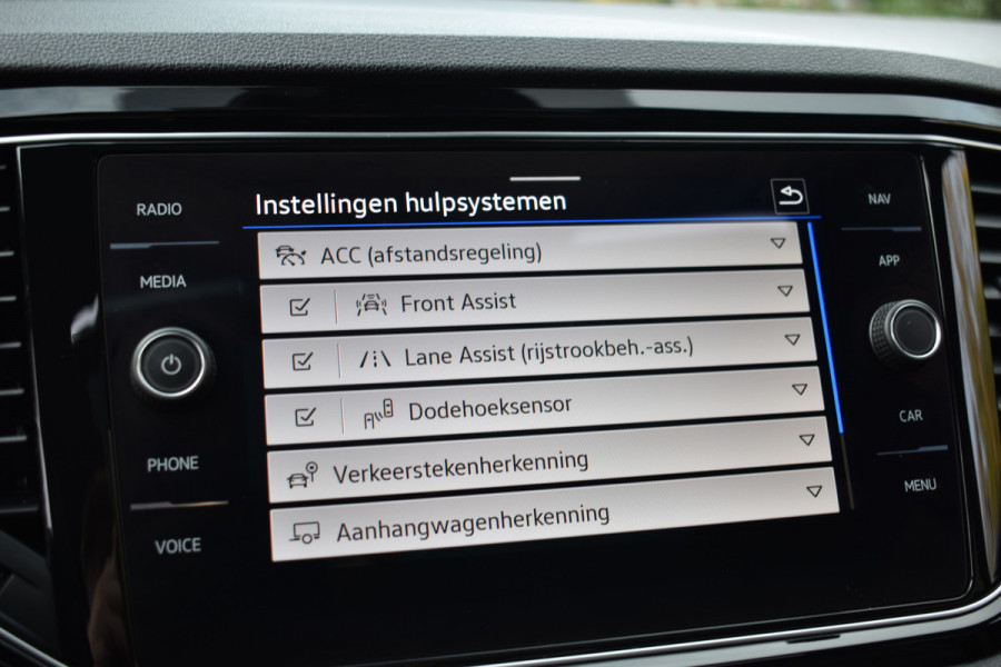 Volkswagen T-Roc R 2.0 TSI 300PK DSG 4MOTION R-SPORT BEATS/LEDER/TREKHAAK/PANORAMADAK