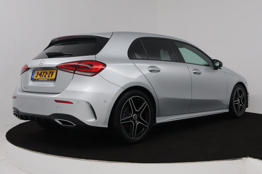 Mercedes-Benz A-Klasse 180 Business Solution AMG (SFEERVERLICHTING, STOELVERWARMING, ACHTERUITRIJCAMERA, NAVIGATIE, SENSOREN)