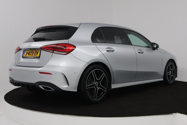 Mercedes-Benz A-Klasse 180 Business Solution AMG (SFEERVERLICHTING, STOELVERWARMING, ACHTERUITRIJCAMERA, NAVIGATIE, SENSOREN)