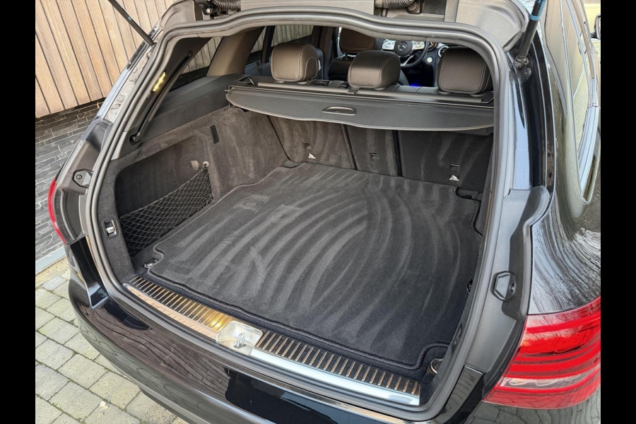 Mercedes-Benz C-Klasse Estate 180 AMG Automaat | Panorama | Leer | LED matrix | Sfeerverlichting | Apple CarPlay | 360°-camera | Night Pakket | DAB ont