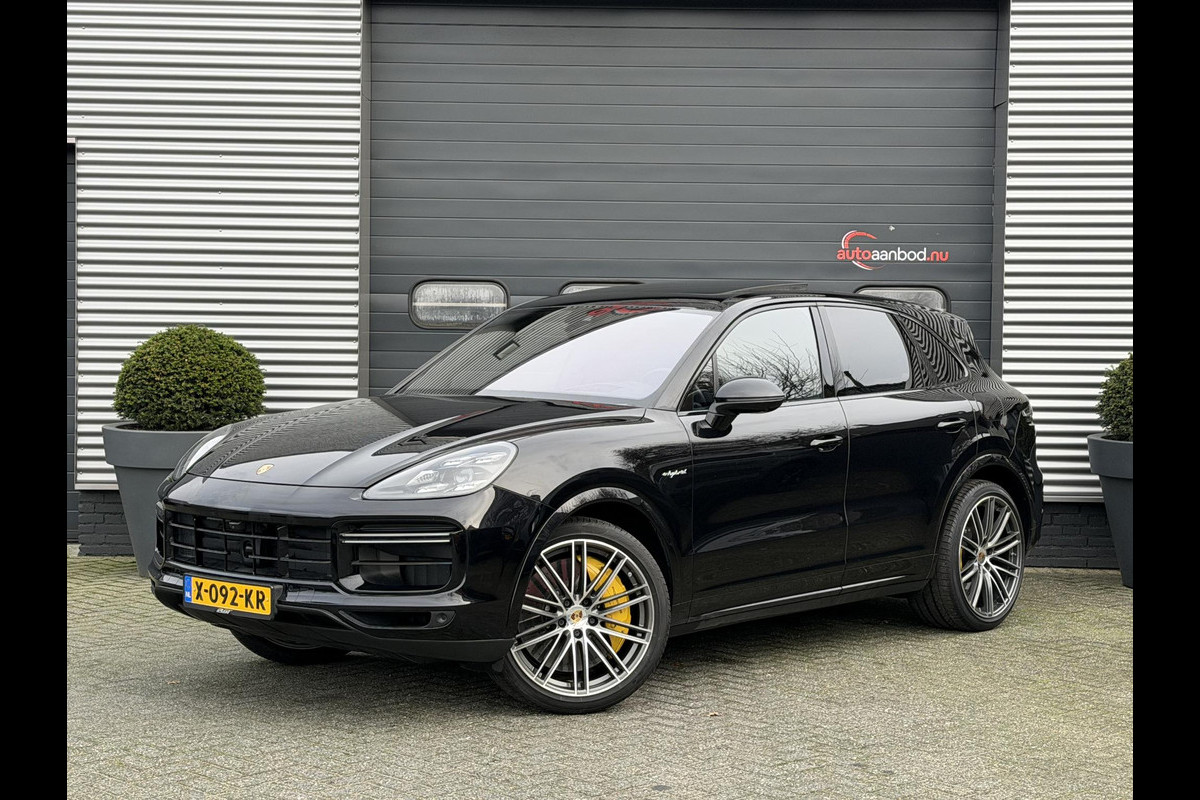 Porsche Cayenne 4.0 Turbo S E-Hybrid 680 PK | Keramische Remmen | Panoramadak | Head-Up Display | 360* Camera | Carbon | Elektrische Trekhaak |