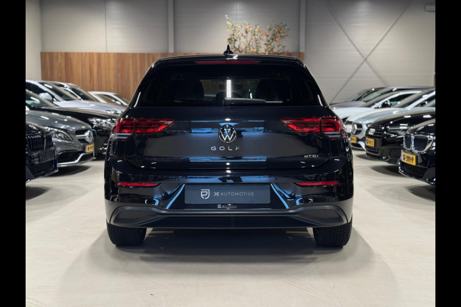 Volkswagen Golf 1.0 eTSI DSG Business, Apple Carplay, ACC, Navi, Ambiënte Light, Camera, PDC, Multistuur, Lane Assist, Prive Glas