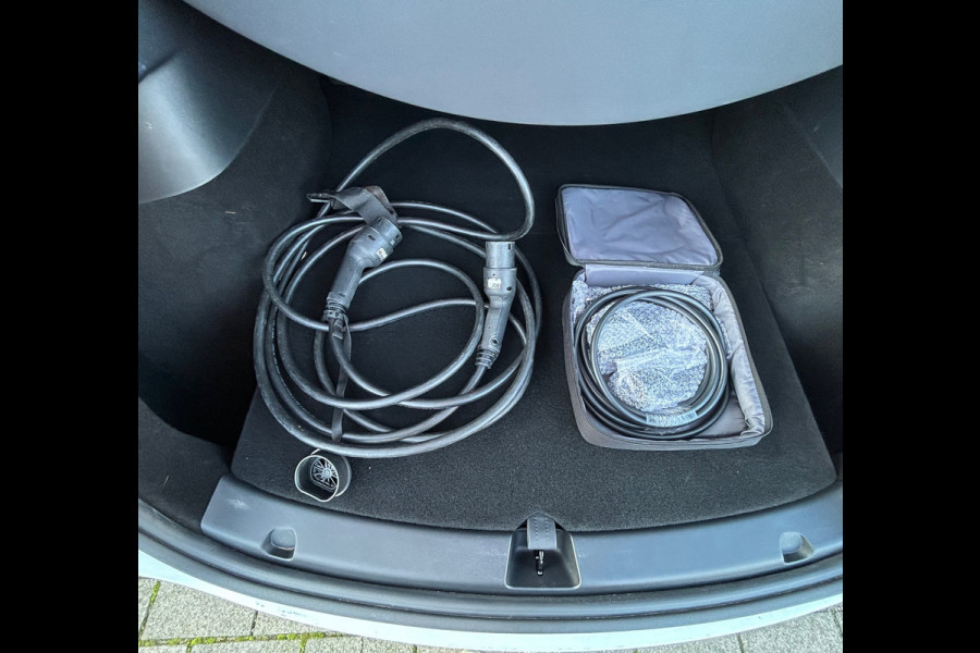 Tesla Model Y RWD 58 kWh 97% SOH BTW NL-AUTO