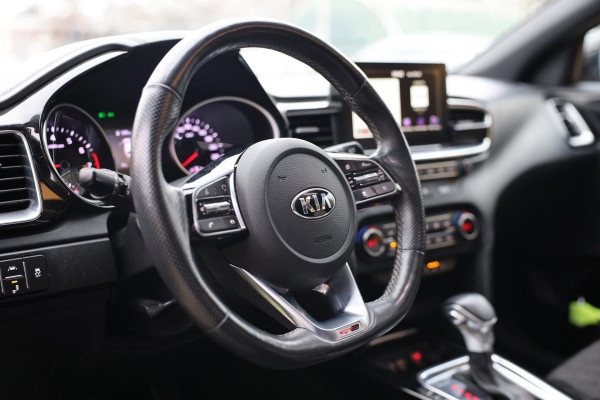 Kia ProCeed 1.4 T-GDI GT-Line / Aut / Navi / Open Panoramadak / JBL / Camera / Dode Hoek / Lane Assist / Led / Pdc / Allu Velgen