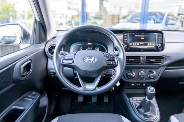 Hyundai i10 1.0 Trend 5-zits|Prijs rijklaar incl. 12 mnd garantie|Carplay stoel en stuurverwarming camera DAB parkeersensor achter