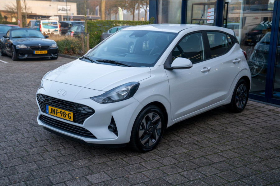 Hyundai i10 1.0 Trend 5-zits|Prijs rijklaar incl. 12 mnd garantie|Carplay stoel en stuurverwarming camera DAB parkeersensor achter