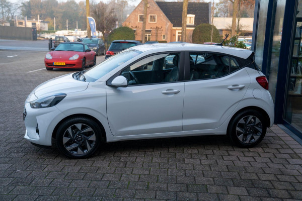 Hyundai i10 1.0 Trend 5-zits|Prijs rijklaar incl. 12 mnd garantie|Carplay stoel en stuurverwarming camera DAB parkeersensor achter