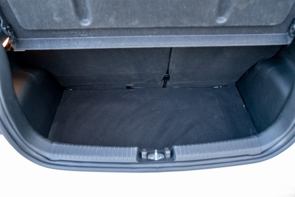 Hyundai i10 1.0 Trend 5-zits|Prijs rijklaar incl. 12 mnd garantie|Carplay stoel en stuurverwarming camera DAB parkeersensor achter