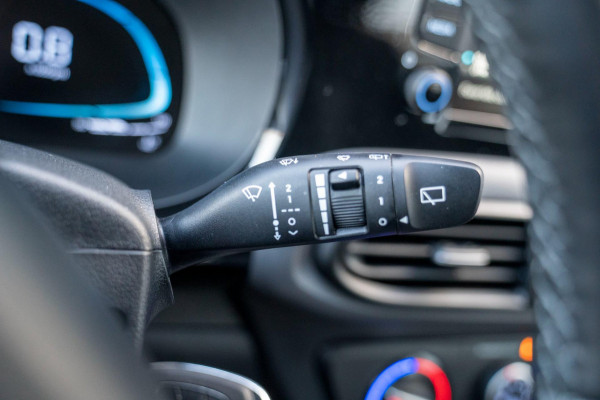 Hyundai i10 1.0 Trend 5-zits|Prijs rijklaar incl. 12 mnd garantie|Carplay stoel en stuurverwarming camera DAB parkeersensor achter