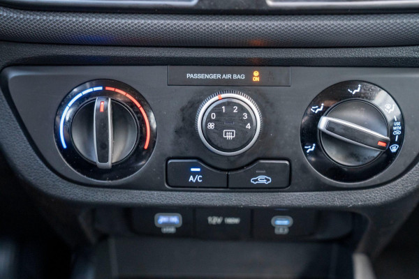 Hyundai i10 1.0 Trend 5-zits|Prijs rijklaar incl. 12 mnd garantie|Carplay stoel en stuurverwarming camera DAB parkeersensor achter