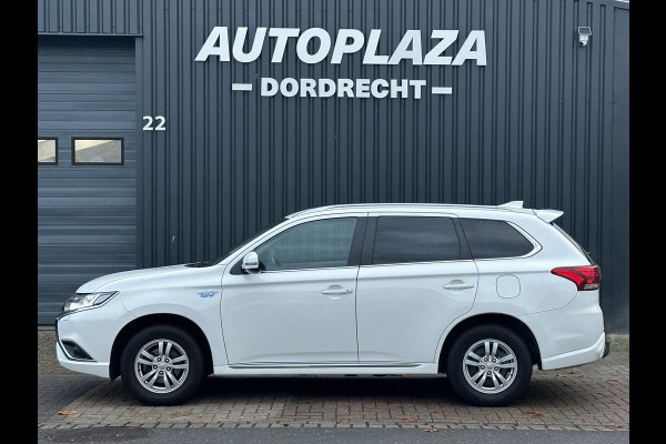 Mitsubishi Outlander 2.4 PHEV Pure Camera|Navi