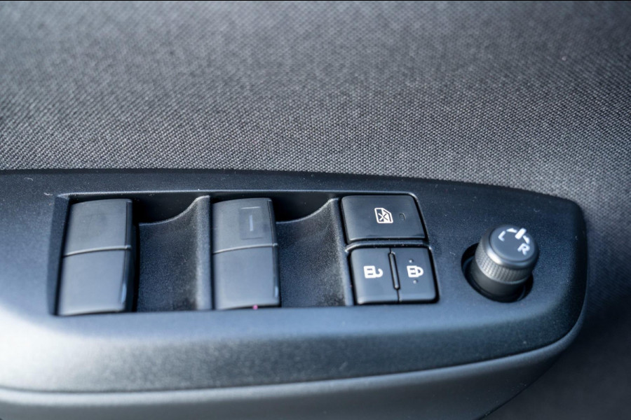 Toyota Yaris Cross 1.5 Hybrid 115 Active|Prijs rijklaar incl 12 mnd garantie| Clima 17"Lmv Led Stoelverwarming