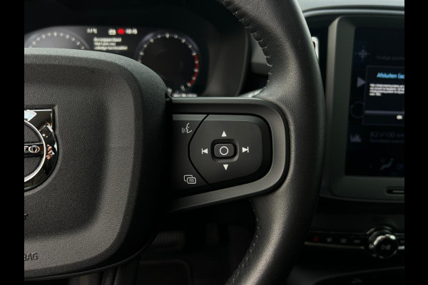 Volvo XC40 1.5 T2 Momentum Core NL AUTO | DEALER ONDERH | WEGKLAPBARE TREKHAAK | CAMERA | CARPLAY |