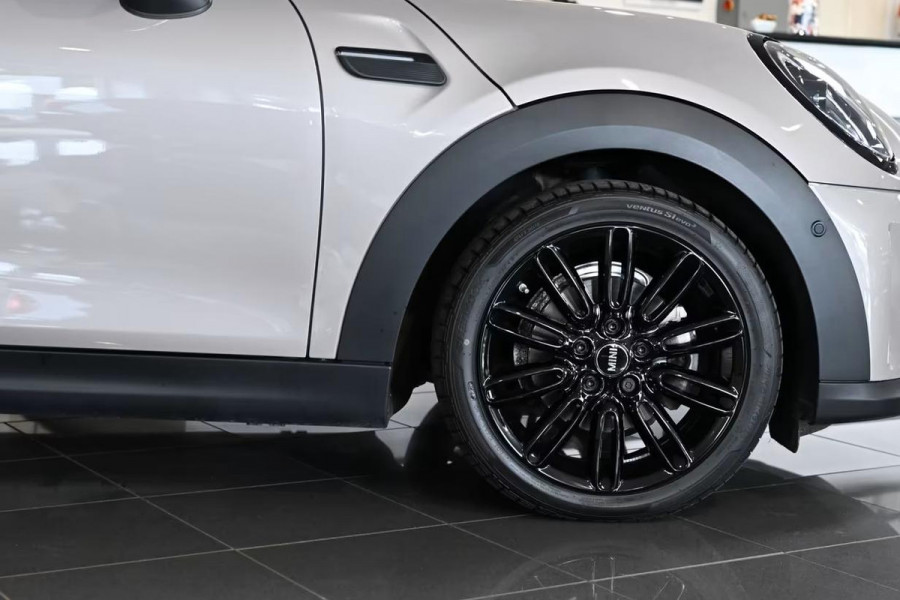 MINI Cooper 1.5 Yours 5-DRS ** LED, VIRTUAL, CHESTER LEDER, PANORAMA, CAMERA, HuD, 17-inch LMV ** 1e Eig - MINI ONDERH. ** ** INFORMEER OOK NAAR ONZE AANTREKKELIJKE FINANCIAL-LEASE TARIEVEN **