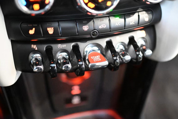 MINI Cooper 1.5 Yours 5-DRS ** LED, VIRTUAL, CHESTER LEDER, PANORAMA, CAMERA, HuD, 17-inch LMV ** 1e Eig - MINI ONDERH. ** ** INFORMEER OOK NAAR ONZE AANTREKKELIJKE FINANCIAL-LEASE TARIEVEN **