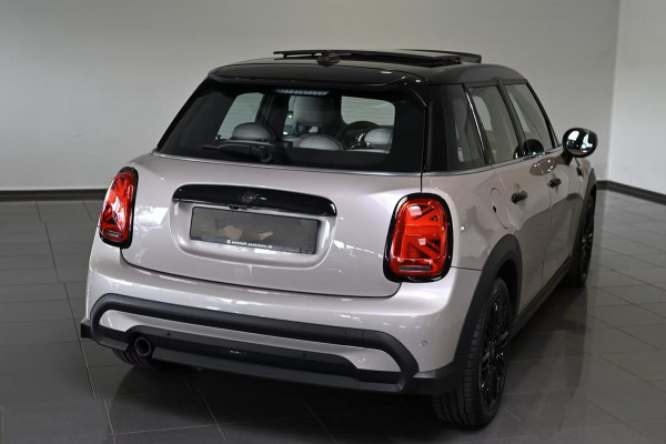 MINI Cooper 1.5 Yours 5-DRS ** LED, VIRTUAL, CHESTER LEDER, PANORAMA, CAMERA, HuD, 17-inch LMV ** 1e Eig - MINI ONDERH. ** ** INFORMEER OOK NAAR ONZE AANTREKKELIJKE FINANCIAL-LEASE TARIEVEN **