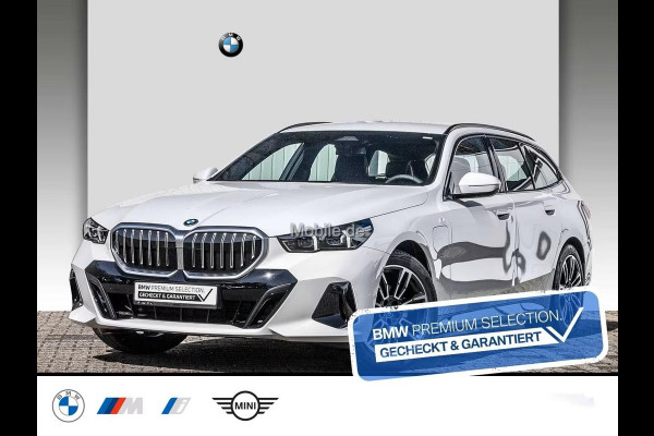 BMW 5 Serie Touring 530e xDrive M-SPORT ** LED, NAVI+, LEDER, 19-inch LMV, ALARM, M-ONDERSTEL ** 1e EIG - UNFALLFREI - € 17.900,= onder NP ** ** INFORMEER OOK NAAR ONZE AANTREKKELIJKE FINANCIAL-LEASE TARIEVEN **