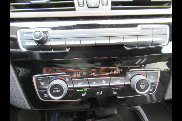 BMW X1 sDrive18i SPORTLINE ** LED, NAVI+, HALF-LEDER, TREKH, PRIVACY, ELECTR. A-KLEP ** 1e EIG - UNFALLFREI - 47 dkm (!) ** ** INFORMEER OOK NAAR ONZE AANTREKKELIJKE FINANCIAL-LEASE TARIEVEN **