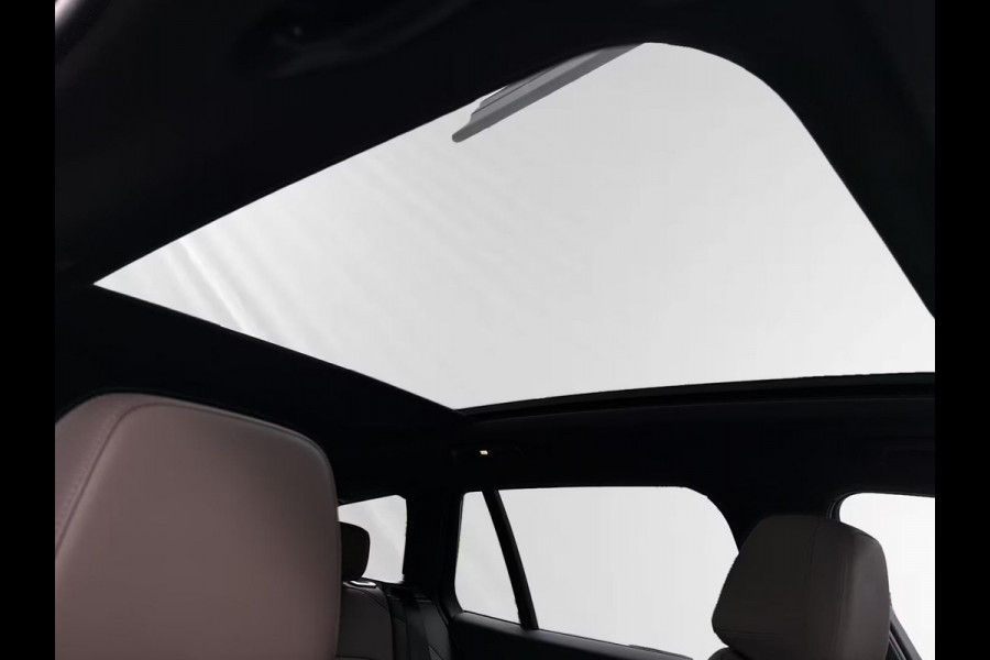 BMW 5 Serie Touring 520iA M-SPORT ** ADAPT. LED, LEDER, PANORAMA, TREKH, H&K SOUND, DR. ASS+ ** 1e EIG - UNFALLFREI ** ** INFORMEER OOK NAAR ONZE AANTREKKELIJKE FINANCIAL-LEASE TARIEVEN **