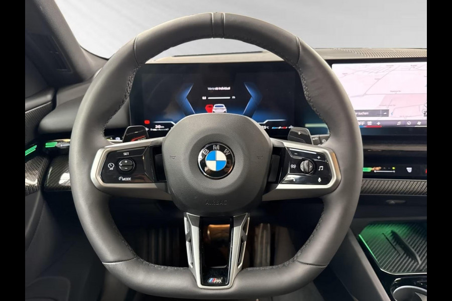 BMW 5 Serie Touring 520iA M-SPORT ** ADAPT. LED, LEDER, PANORAMA, TREKH, H&K SOUND, DR. ASS+ ** 1e EIG - UNFALLFREI ** ** INFORMEER OOK NAAR ONZE AANTREKKELIJKE FINANCIAL-LEASE TARIEVEN **