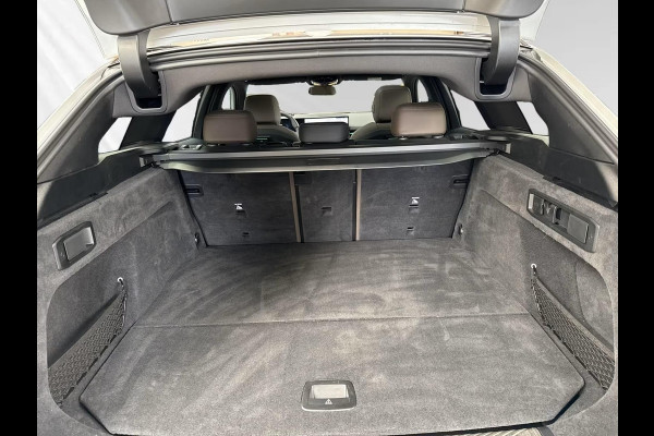 BMW 5 Serie Touring 520iA M-SPORT ** ADAPT. LED, LEDER, PANORAMA, TREKH, H&K SOUND, DR. ASS+ ** 1e EIG - UNFALLFREI ** ** INFORMEER OOK NAAR ONZE AANTREKKELIJKE FINANCIAL-LEASE TARIEVEN **